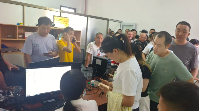 新余公交:公交辦卡進校園,便捷服務暖人心